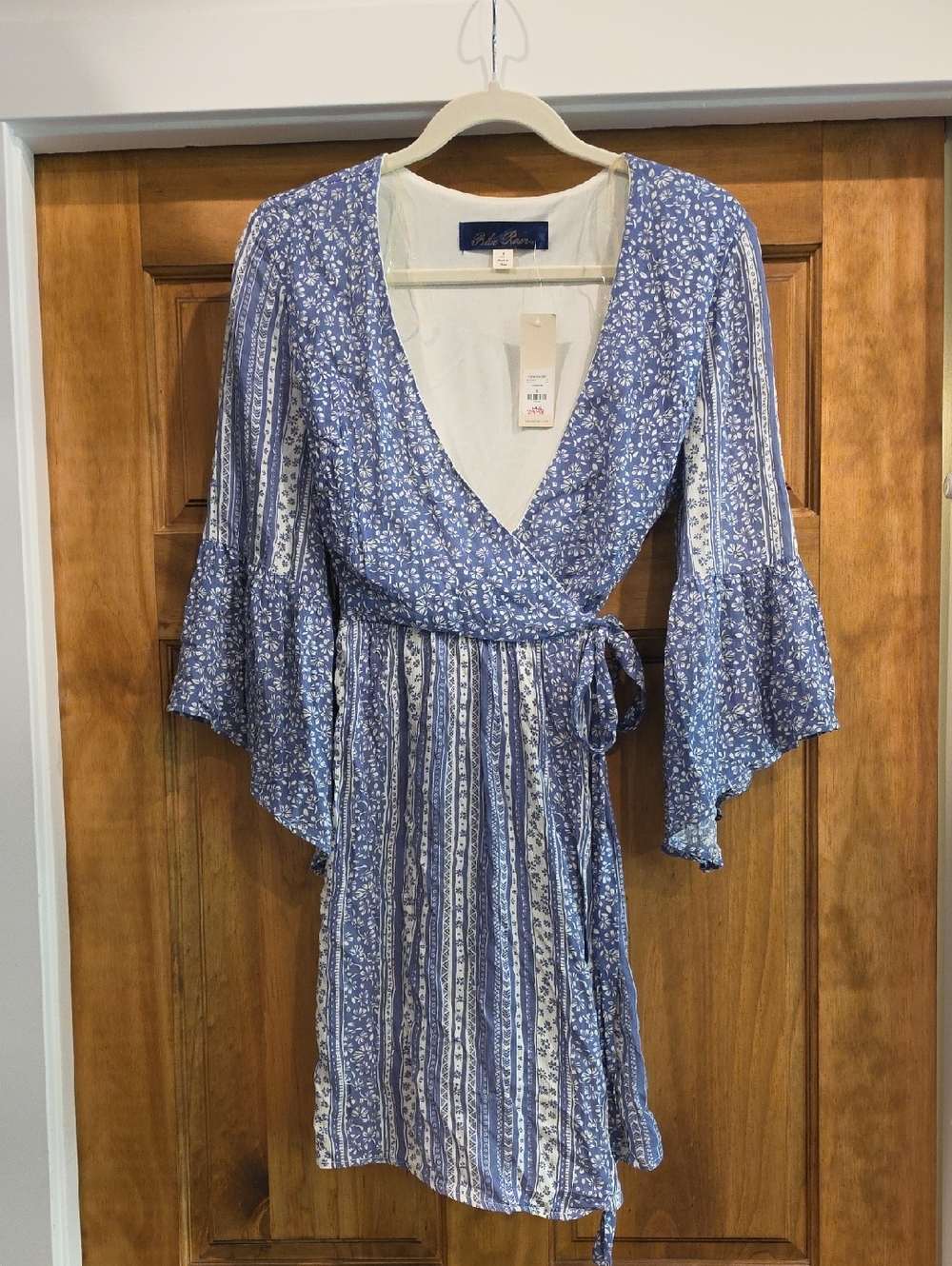 FRANCESCA'S Blue Rain Blue & White Floral Stripe Wrap Mini Dress